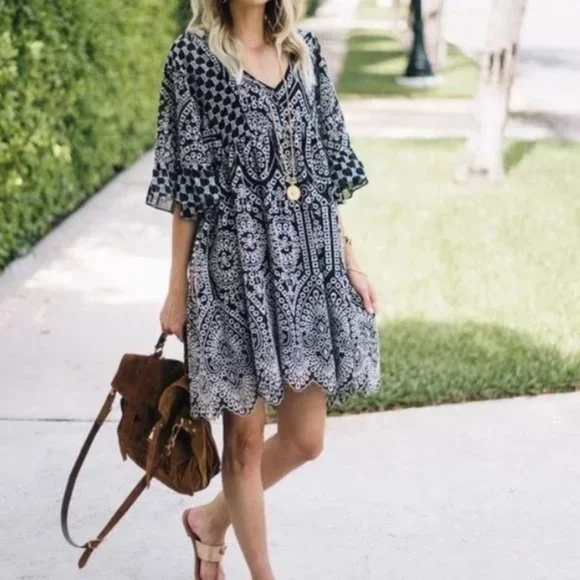 Anthro AKEMI + KIN Brooke Embroidered Eyelet Swing Dress size 4 Anthropologie - Picture 3 of 8